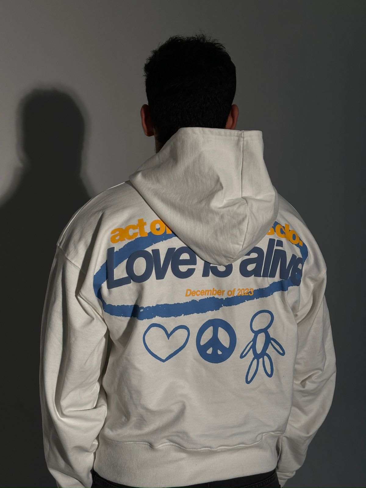 "LOVE IS ALIVE" OVERSIZED HOODIE OFF-WHITE (UNISEX)